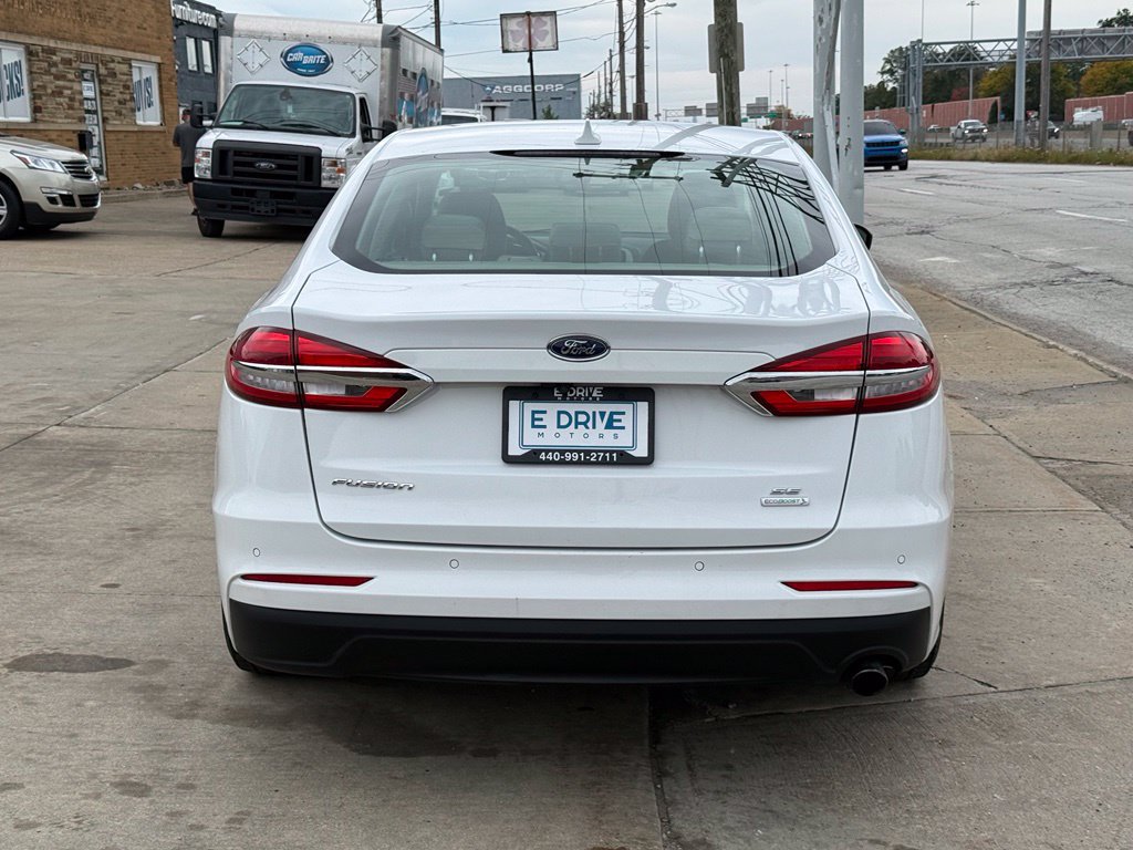 Used 2019 Ford Fusion SE FWD image 8