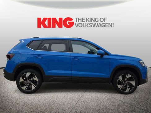 New 2026 Volkswagen Taos SE AWD/4WD image 2