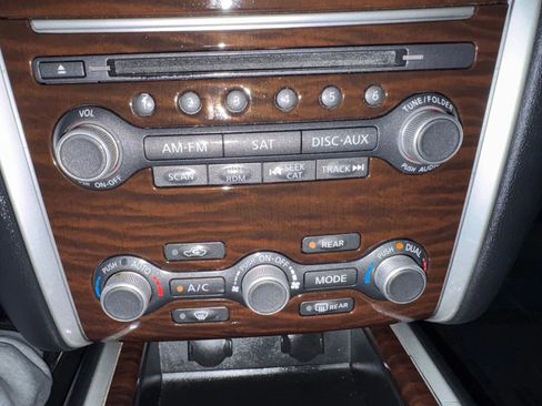 Used 2013 Nissan Pathfinder Platinum image 20