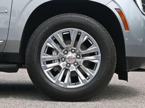Used 2025 GMC Yukon Denali AWD/4WD image 13