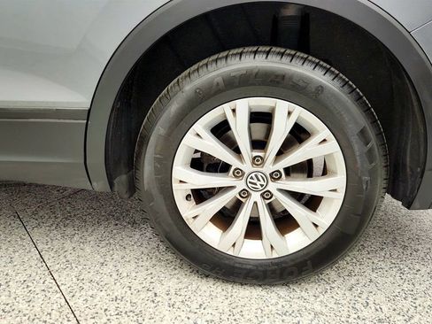 Used 2018 Volkswagen Tiguan S image 9