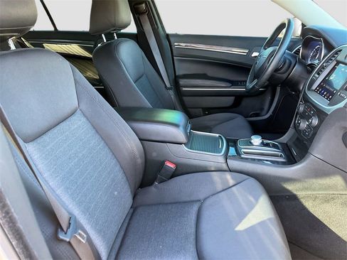 Used 2019 Chrysler 300 Touring w/ Sport Appearance Package image 26