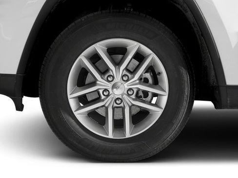 Used 2017 Jeep Grand Cherokee Altitude AWD/4WD image 14