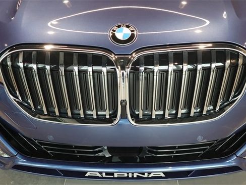 Certified 2022 BMW ALPINA B7 xDrive w/ Luxury Rear Seating Package image 46