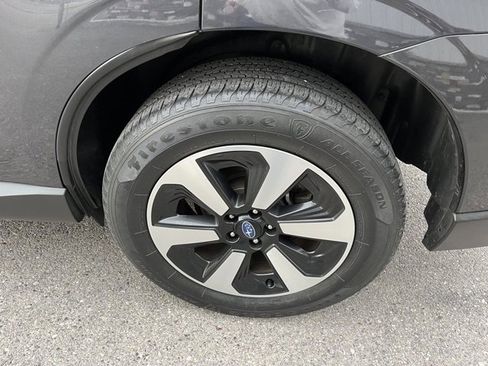 Used 2017 Subaru Forester 2.5i Premium image 19