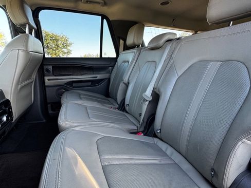 Used 2020 Ford Expedition Max Limited image 12
