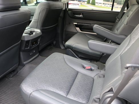 Used 2024 Toyota Sequoia Limited w/ Tow Technology Package AWD/4WD image 31