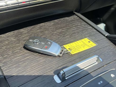 Used 2025 Mercedes-Benz GLE 350 4MATIC image 48
