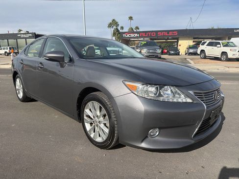 Used 2014 Lexus ES 300h w/ Luxury Package w/Bamboo Trim image 9