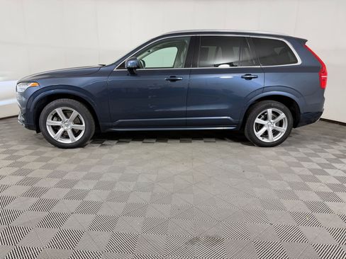 Used 2022 Volvo XC90 T5 Momentum w/ Advanced Package AWD/4WD image 2