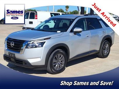 Used 2025 Nissan Pathfinder SV
