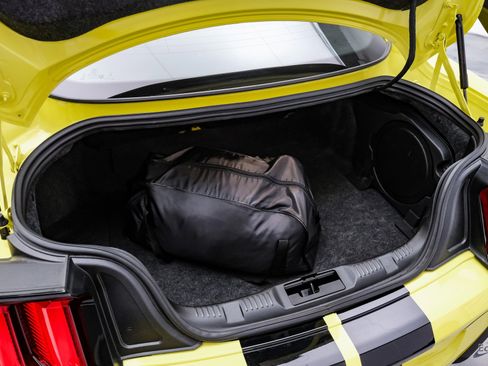 Used 2021 Ford Mustang Shelby GT500 w/ Carbon Fiber Track Pack image 75