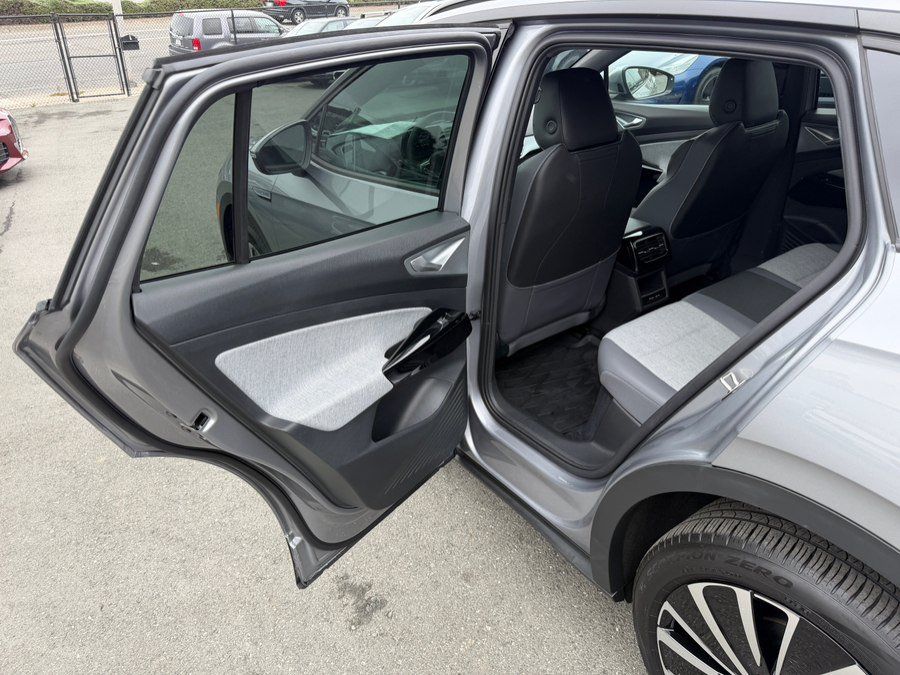 Used 2024 Volkswagen ID.4 Pro AWD/4WD image 41