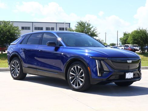 Used 2026 Cadillac Lyriq Premium Sport w/ LPO, Floor Liner Package RWD image 7