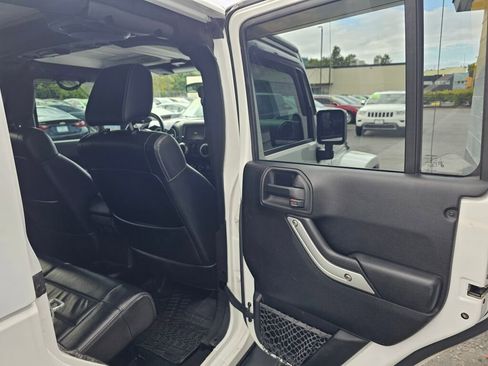 Used 2012 Jeep Wrangler Unlimited Sahara w/ Dual Top Group image 15