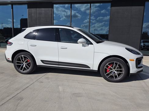 Used 2025 Porsche Macan S image 8