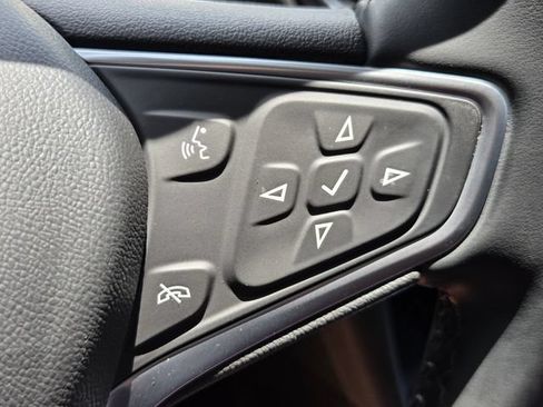 Used 2023 Chevrolet Equinox Premier FWD image 23
