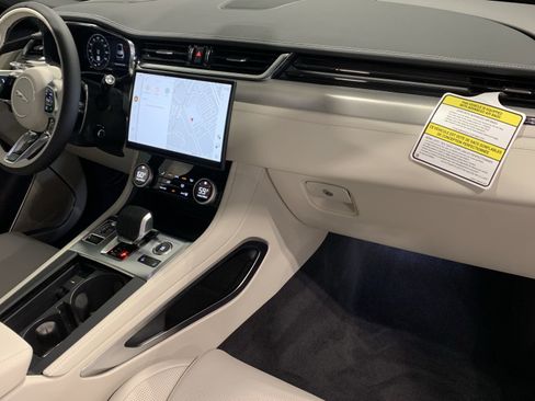 New 2026 Jaguar F-PACE R-Dynamic S image 4