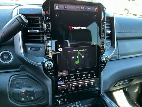 New 2026 RAM 2500 Laramie AWD/4WD image 24