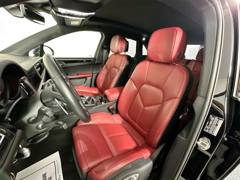 Certified 2023 Porsche Macan S w/ Premium Package Plus image 5