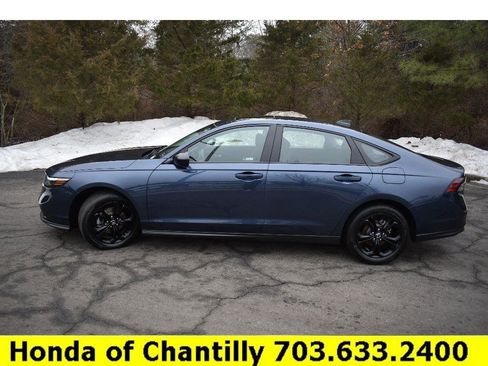 Used 2025 Honda Accord SE image 4