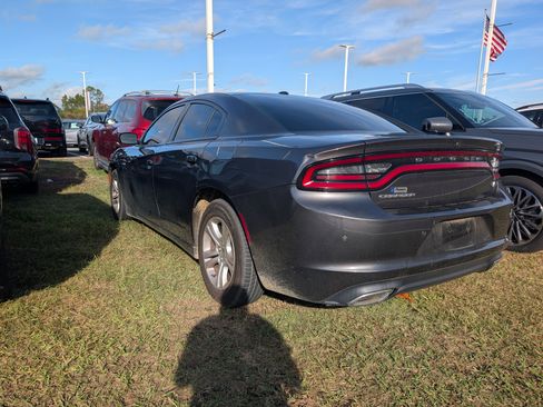 Used 2020 Dodge Charger SXT w/ Leather Interior Group image 4