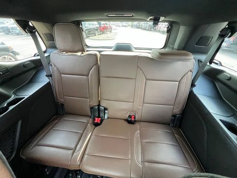 Used 2023 Chevrolet Tahoe High Country w/ Advanced Technology Package AWD/4WD image 24