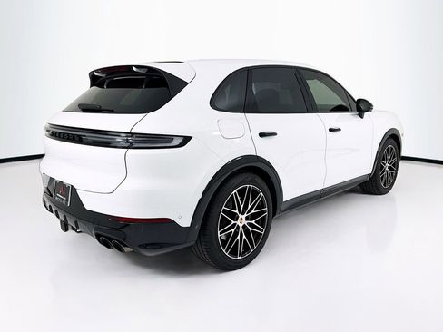 Certified 2026 Porsche Cayenne GTS AWD/4WD image 9