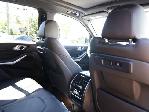 Used 2021 BMW X5 xDrive40i w/ M Sport Package AWD/4WD image 38