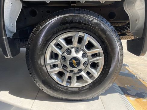 Used 2025 Chevrolet Silverado 2500 LT w/ Convenience Package AWD/4WD image 25