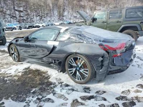 Used 2019 BMW i8 Coupe AWD/4WD image 3