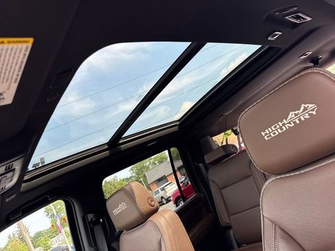 Used 2022 Chevrolet Suburban High Country w/ Max Trailering Package image 12