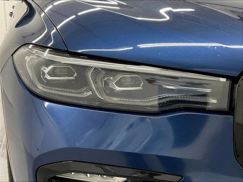 Used 2022 BMW X7 xDrive40i w/ M Sport Package AWD/4WD image 38
