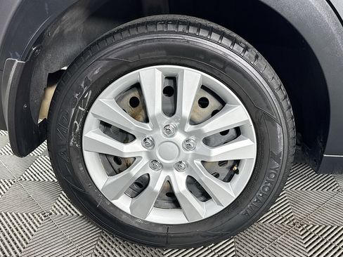 Used 2023 Nissan Kicks S image 32