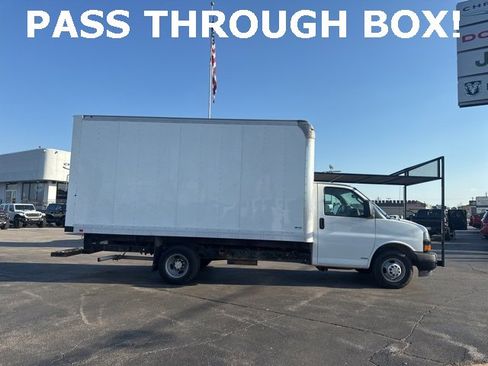 Used 2018 Chevrolet Express 3500 image 9