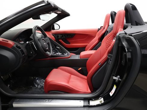 Used 2023 Jaguar F-TYPE R image 11