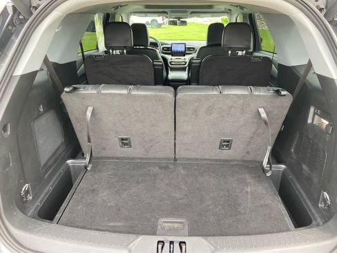 Used 2023 Ford Explorer XLT w/ Equipment Group 202A AWD/4WD image 13