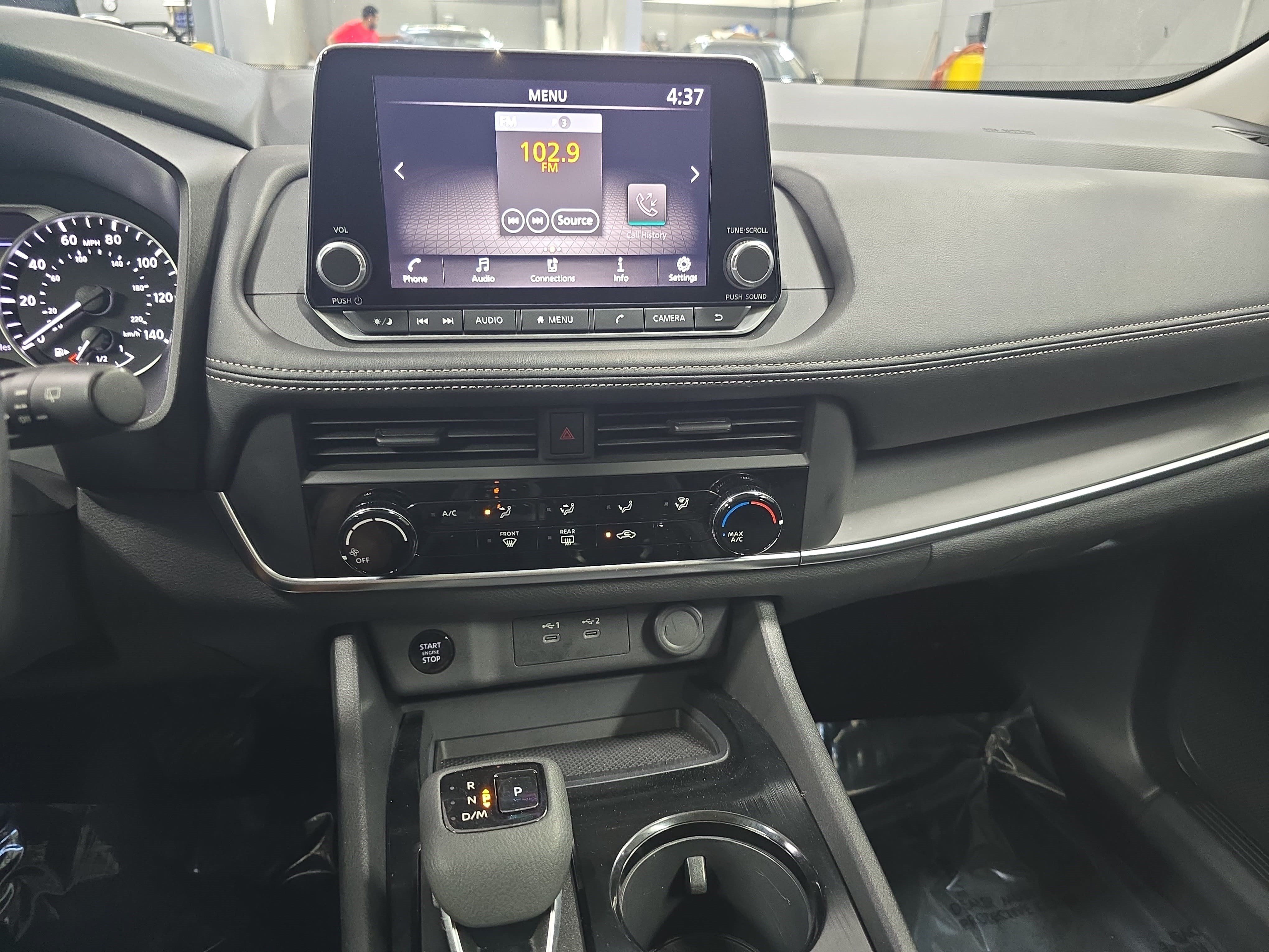 Used 2025 Nissan Rogue S AWD/4WD image 18