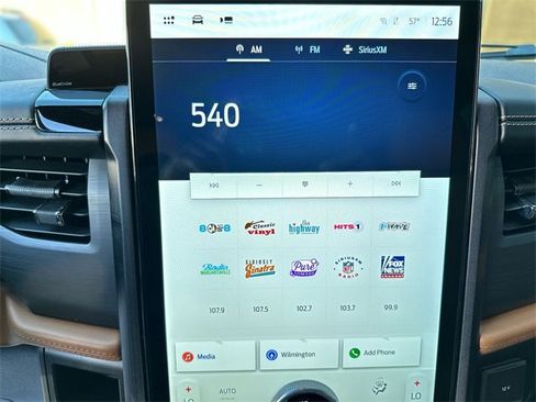 Used 2023 Ford Expedition Platinum image 17