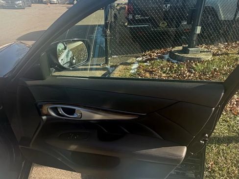 Used 2016 INFINITI Q70 L 3.7 w/ Deluxe Touring Package image 12