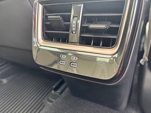 Used 2025 Toyota Crown AWD/4WD image 19