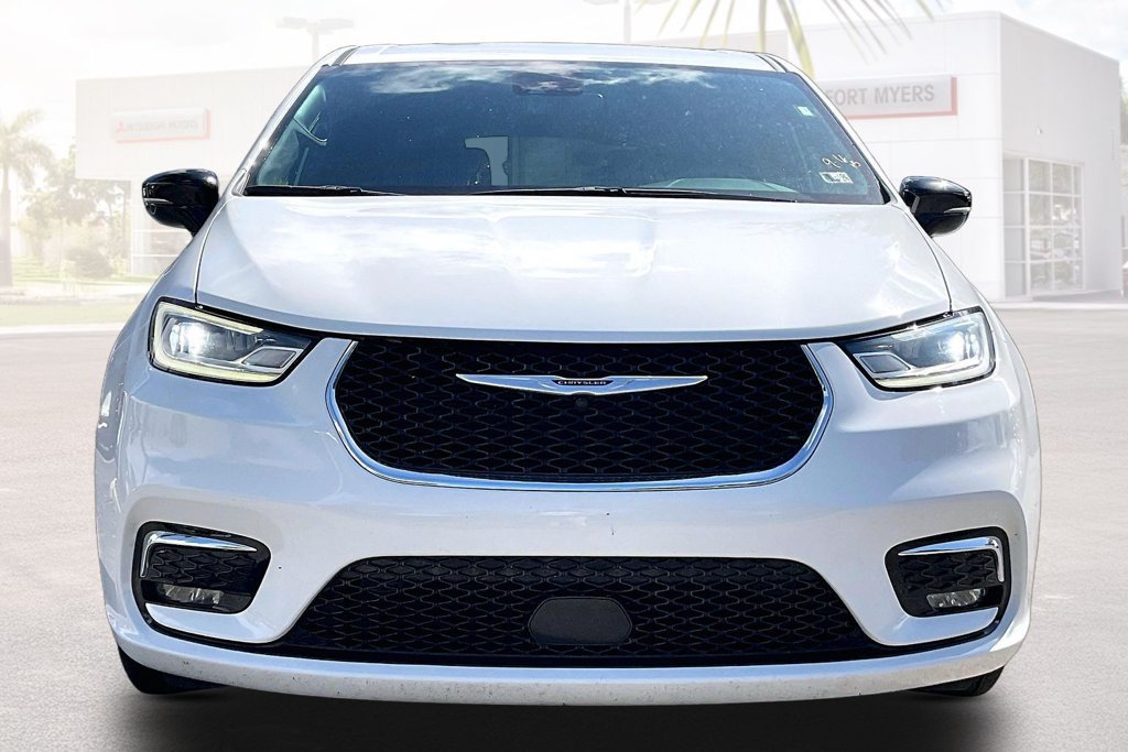 Used 2025 Chrysler Pacifica Select FWD image 24
