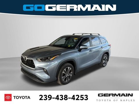 Used 2024 Toyota Highlander XLE image 1