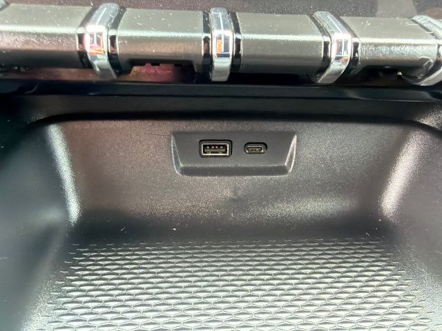 Used 2025 GMC Terrain Elevation AWD/4WD image 33