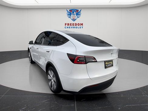 Used 2021 Tesla Model Y Long Range image 4