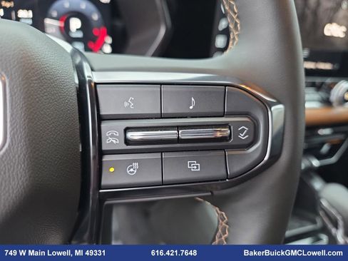 Used 2025 GMC Canyon AT4 w/ Nightfall Edition image 17