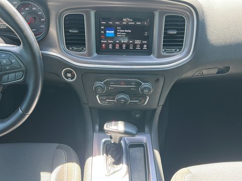 Used 2020 Dodge Charger SXT RWD image 12
