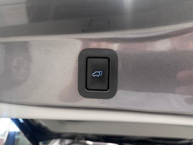 Used 2017 Toyota Highlander XLE AWD/4WD image 38