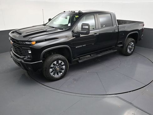 Used 2025 Chevrolet Silverado 2500 Custom w/ Custom Value Package AWD/4WD image 12