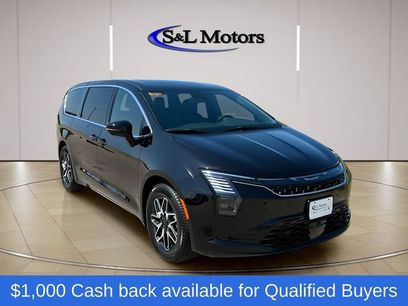 New 2027 Chrysler Pacifica Limited